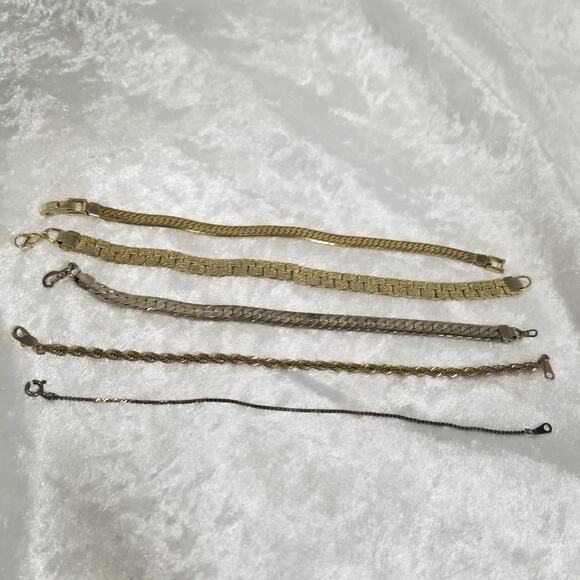 5-7" Bracelets 4-gold tone 1 small gold tone/black 1.1489 - Picture 1 of 7